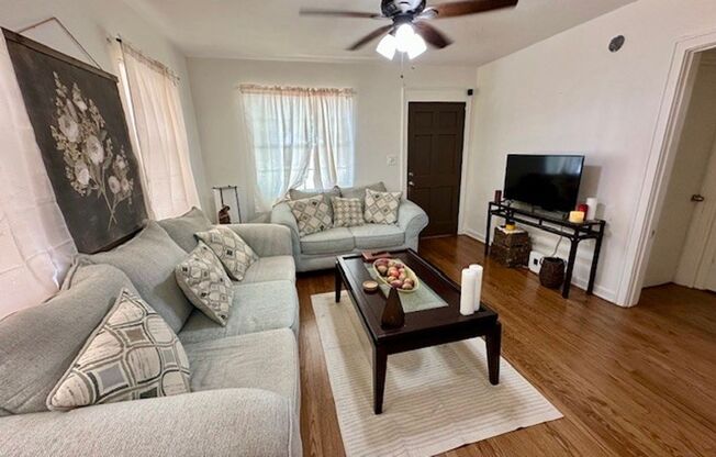 Adorable 2/1 in Downtown Orlando!