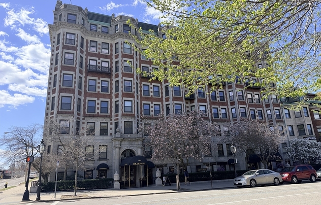 2 beds, 1 bath, 628 sqft, $3,600, Unit 72