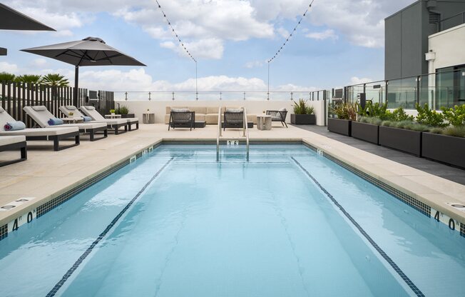 Rooftop heated dipping pool