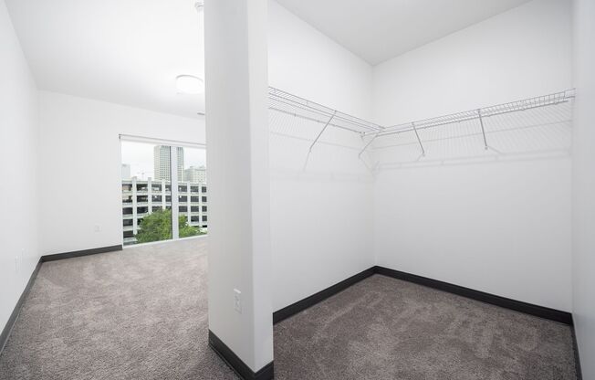 2 beds, 2 baths, 987 sqft, $1,775, Unit 708