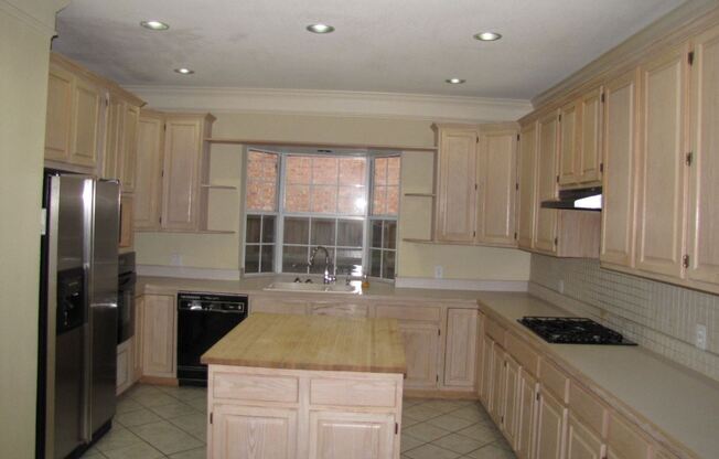 7008 Hillview