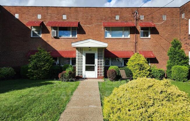 1439 LINCOLN WAY