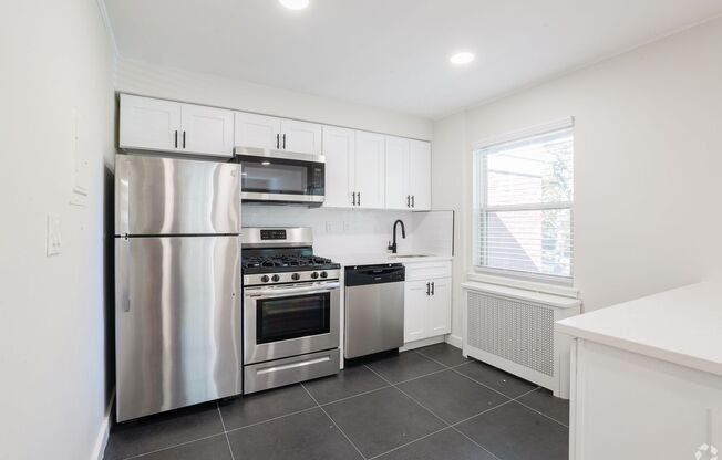 1 bed, 1 bath, 575 sqft, $2,345