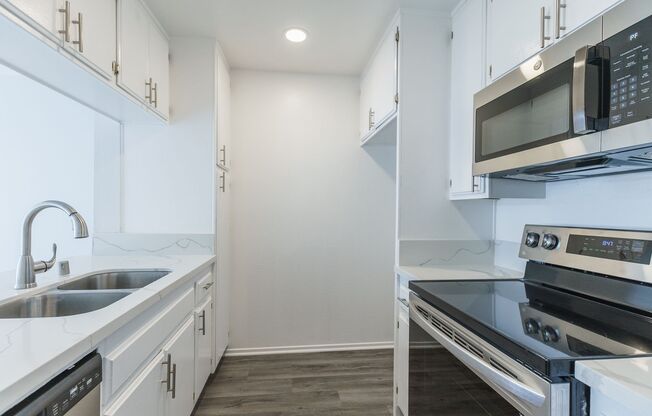 1 bed, 1 bath, 650 sqft, $1,848