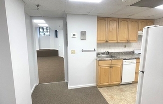 2 beds, 1 bath, 700 sqft, $3,200, Unit G3