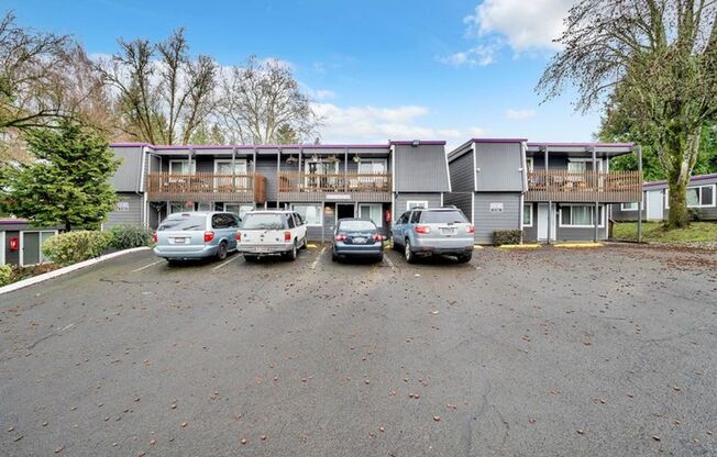 2 beds, 1 bath, 900 sqft, $1,495, Unit #13