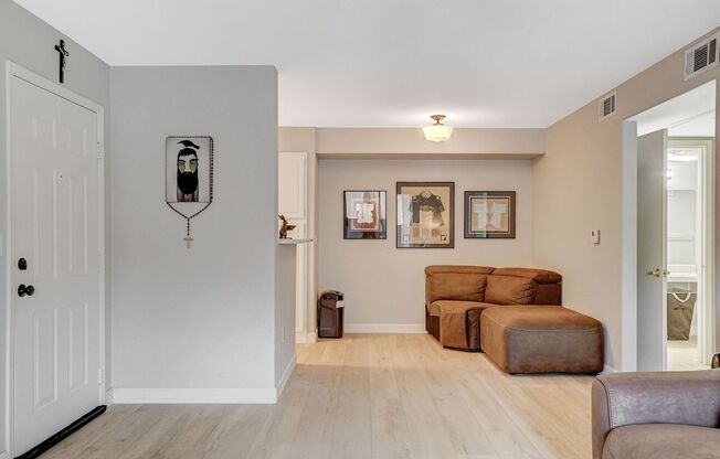 1 bed, 1 bath, $1,200, Unit # 1172