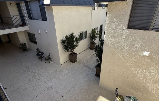 Versailles Apts.
