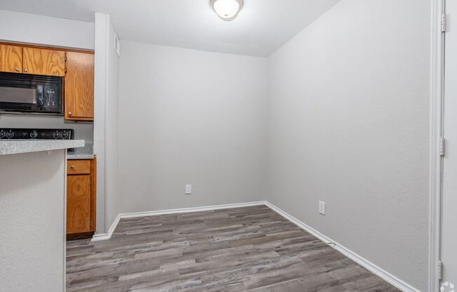 1 bed, 1 bath, 657 sqft, $1,220