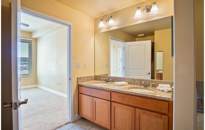 1 bed, 1.5 baths, 1,000 sqft, $1,590, Unit 504