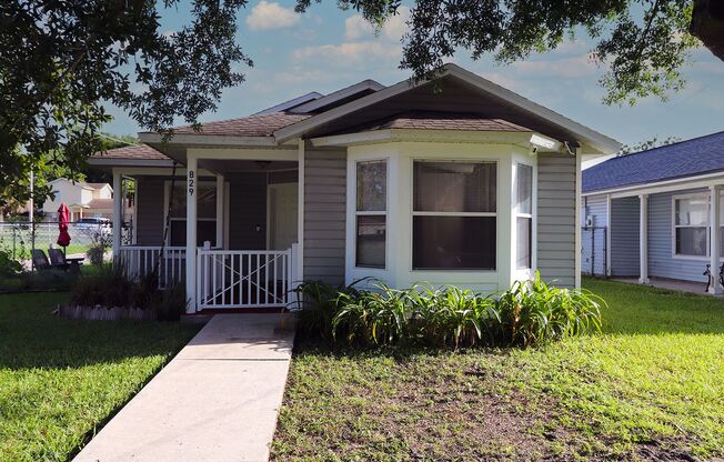 Charming 3 bedrooms Bungalow in down town Orlando,