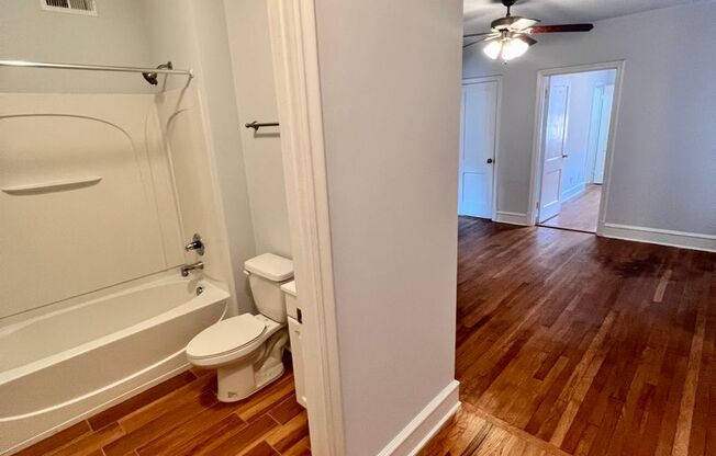 3 beds, 2 baths, $2,100, Unit Apt. 302