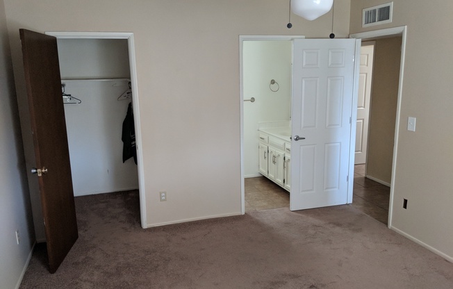 2 beds, 2 baths, $1,400