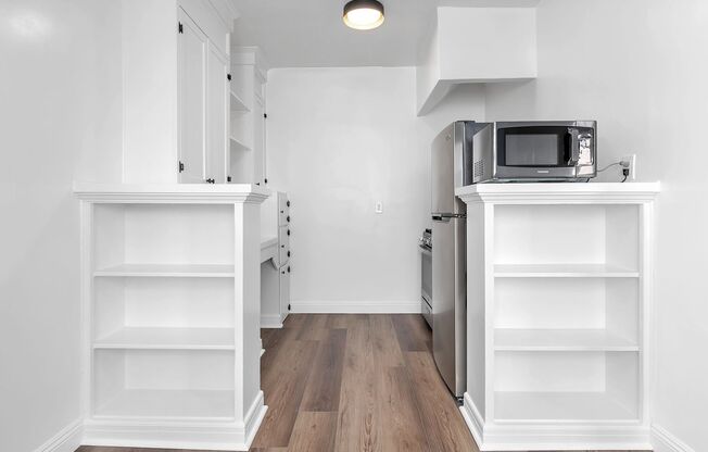 Studio, 1 bath, 560 sqft, $1,900, Unit 211