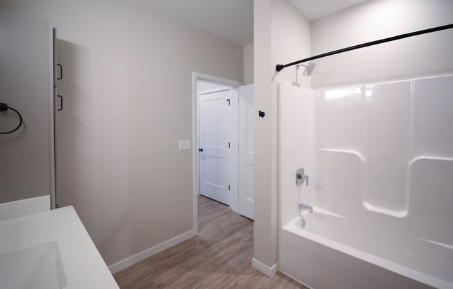 1 bed, 1 bath, 898 sqft, $1,745, Unit 221