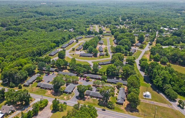 1 bed, 1 bath, 624 sqft, $1,025, Unit 918-918A Foxcroft