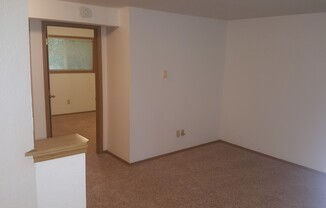 1 bed, 1 bath, $1,095, Unit 33