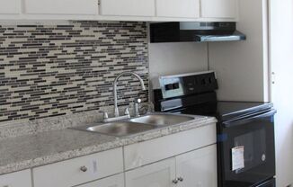 2 beds, 1 bath, 720 sqft, $975, Unit 5