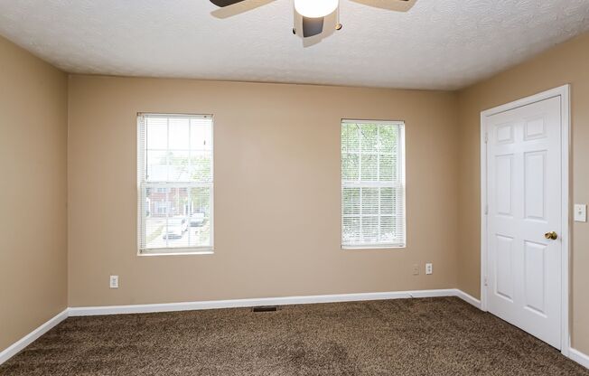 Cozy Corner Unit! 2 Bedroom / 1.5 Bathroom Townhouse in Lithonia!