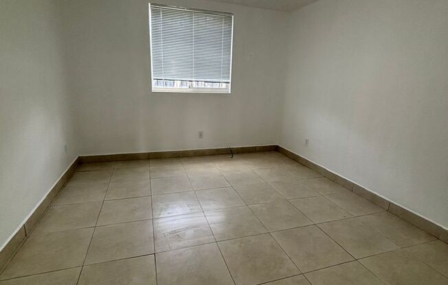 768 NW 32 St