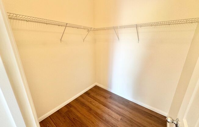 3 beds, 2 baths, $1,565, Unit Bldg K5