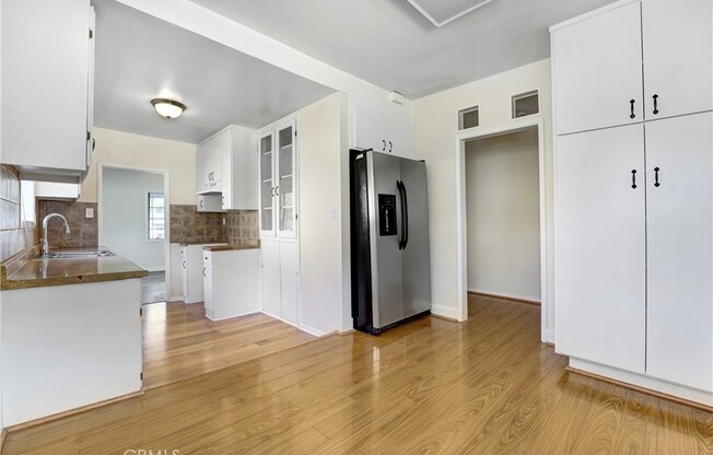 3939 PORTOLA AVE