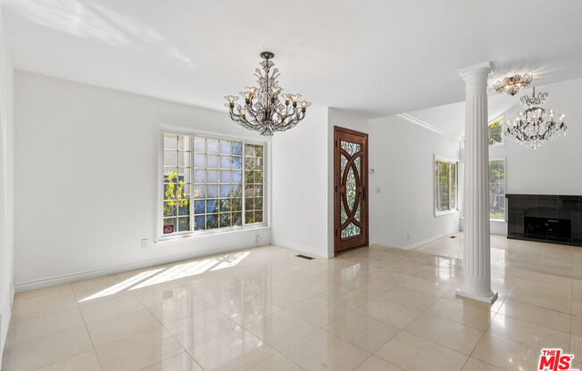 10211 CLEMATIS CT