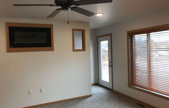 2 beds, 1.5 baths, 1,525 sqft, $1,500, Unit 2499 3