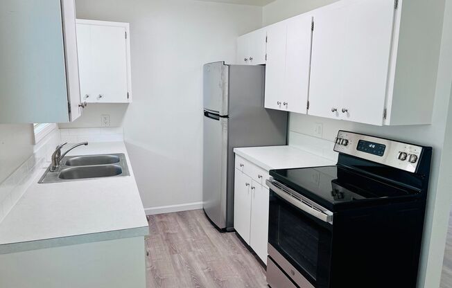 2 beds, 1 bath, 900 sqft, $1,425, Unit #2