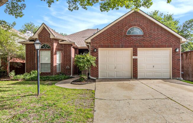 This 1,554 square foot home in Plano, TX offers comfort and convenience.