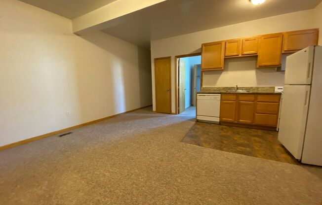 3 beds, 1.5 baths, $2,120, Unit 331#2