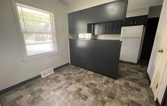 2 beds, 1 bath, 975 sqft, $1,150, Unit 5200