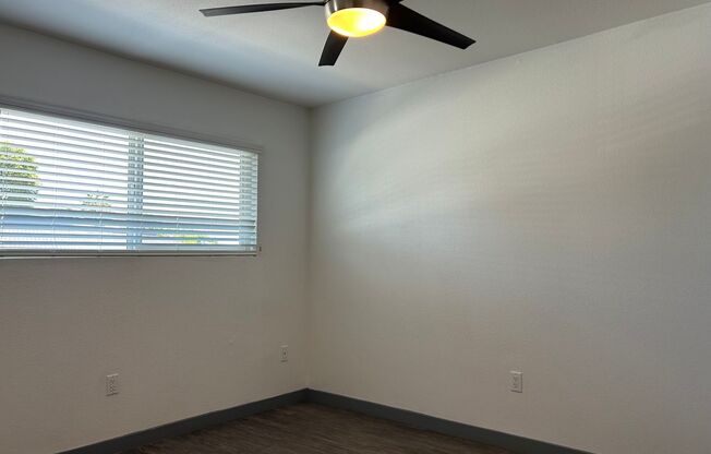 2 beds, 1 bath, 950 sqft, $2,930, Unit A052