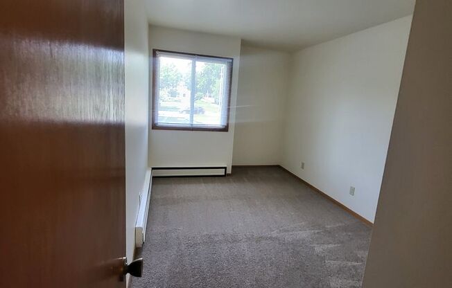 2 beds, 1 bath, 850 sqft, $1,525, Unit 209