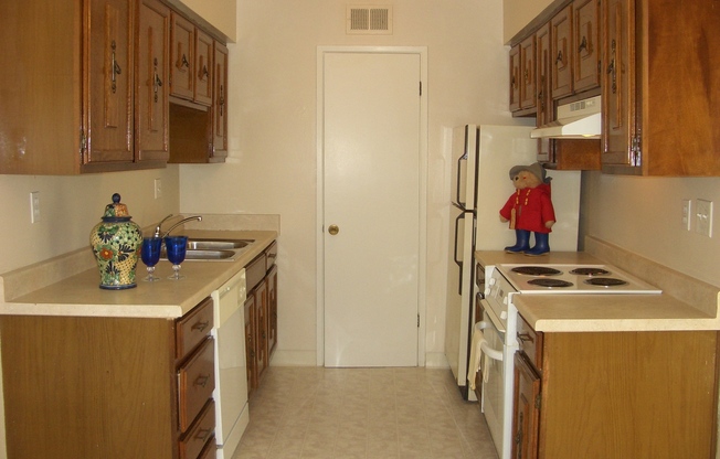 Mira Loma Apartments