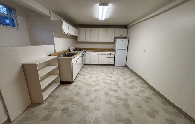 1 bed, 1 bath, 600 sqft, $1,495, Unit B