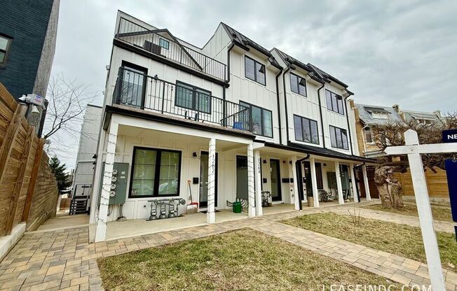 1262 HOLBROOK TERRACE NE