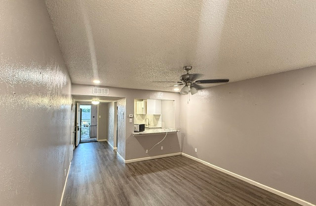 6012 6012 WESTRIDGE LN