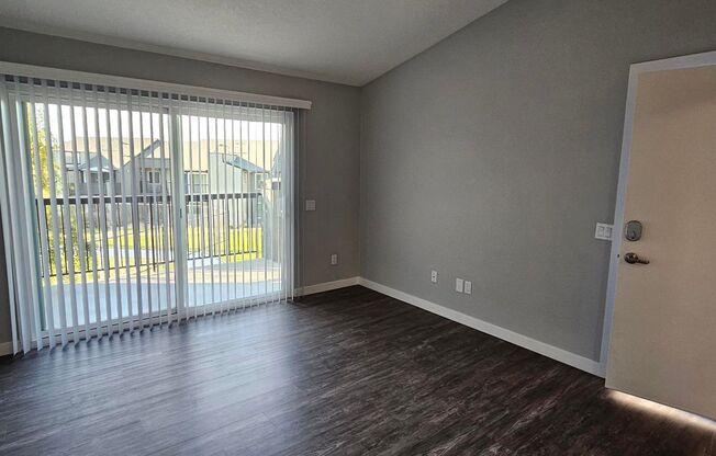 1 bed, 1 bath, 635 sqft, $2,140, Unit J206