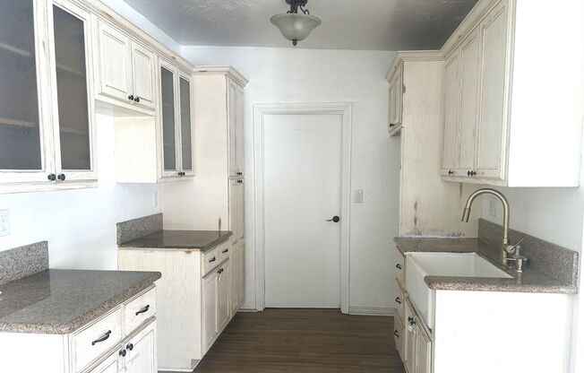 Downey Ave. 12712