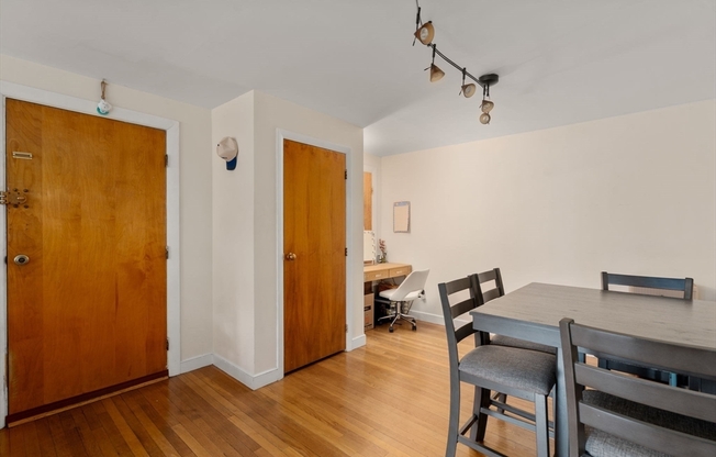 14 Commonwealth Ct #13