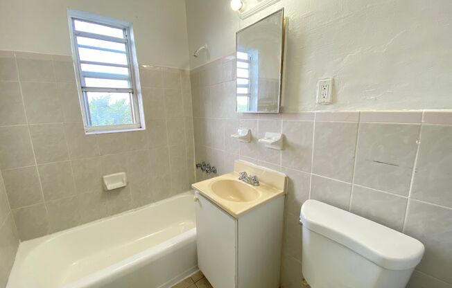 "Spacious 1-Bedroom, 1-Bathroom Apartment on Third Floor in Brownsville – Prime Location!"