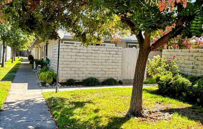 1 bed, 1 bath, 690 sqft, $1,400, Unit 54