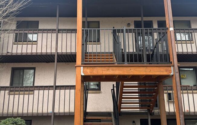 3 Bed 2 Bath Condo Available Now!