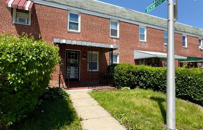 Impressive 3-Bedroom Townhome with Spacious Yard in Baltimore