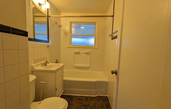 2 beds, 1 bath, $1,785