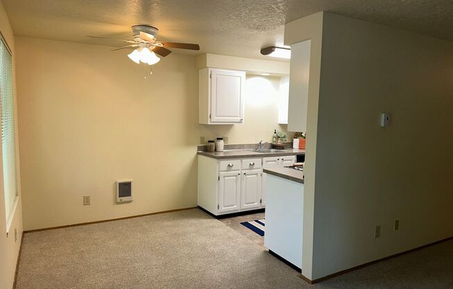 2 beds, 1 bath, 900 sqft, $1,429, Unit 85H