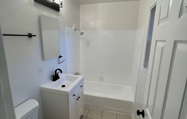 1 bed, 1 bath, $2,200, Unit 2135