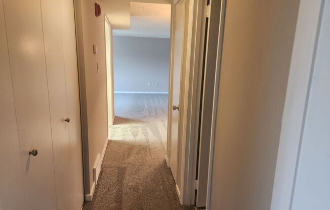 1 bed, 1 bath, 832 sqft, $1,120, Unit WG2-607