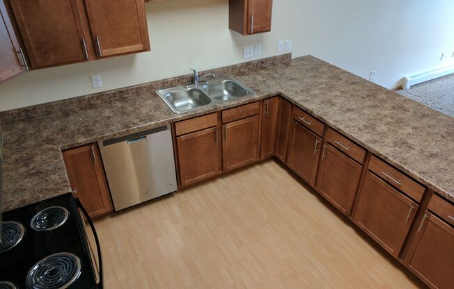 3 beds, 2 baths, 1,170 sqft, $1,380, Unit 5160-311